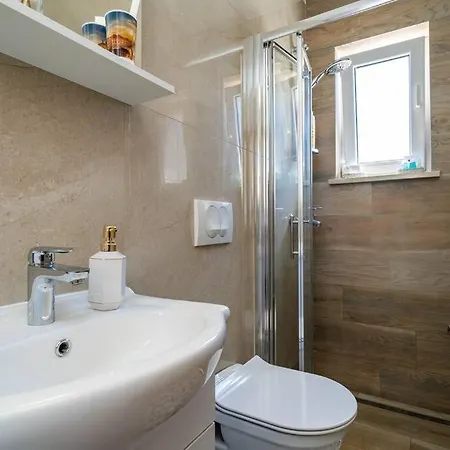 Silver Deluxe, Sea View Apt.2+1, Private Parking Apartman
