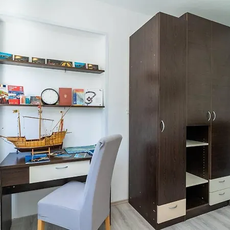 Apartman Silver Deluxe, Sea View Apt.2+1, Private Parking *