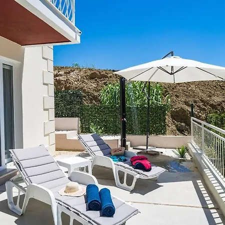 Apartman Silver Deluxe, Sea View Apt.2+1, Private Parking *