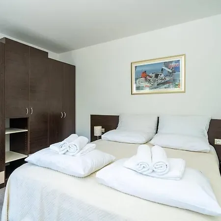 Silver Deluxe, Sea View Apt.2+1, Private Parking Apartman *
