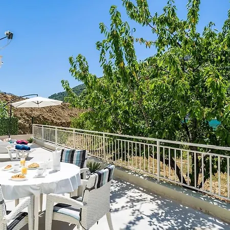 Apartman Silver Deluxe, Sea View Apt.2+1, Private Parking *
