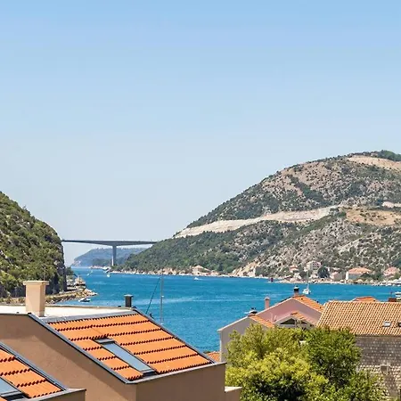 Apartman Silver Deluxe, Sea View Apt.2+1, Private Parking *